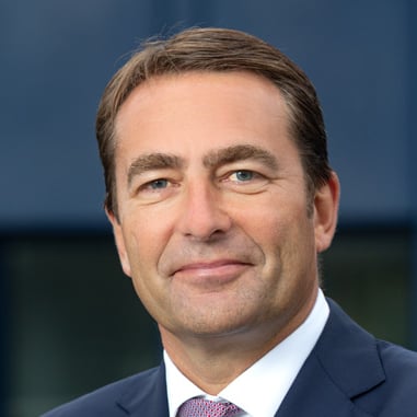 Dr Oliver Bartholet